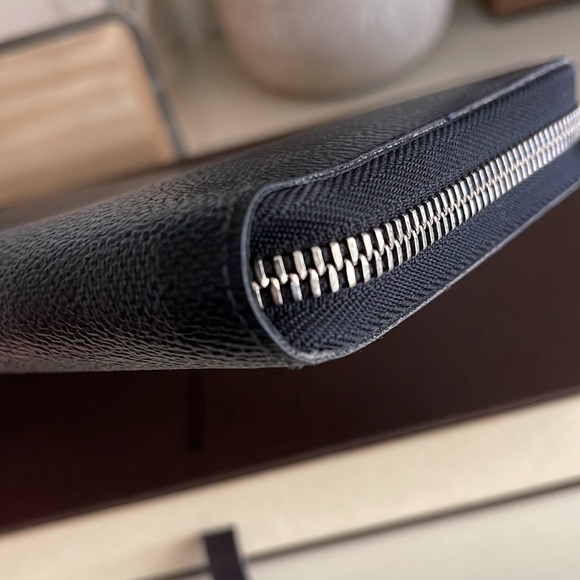 Louis Vuitton Zippy Organizer - Picture 10 of 12